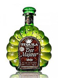 Tres Mujeres Añejo